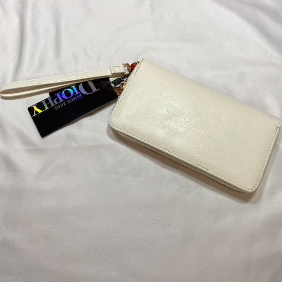 Cool Cream Faux Leather Cream wallet wristlet strap NWT Diophy - Picture 3 of 10
